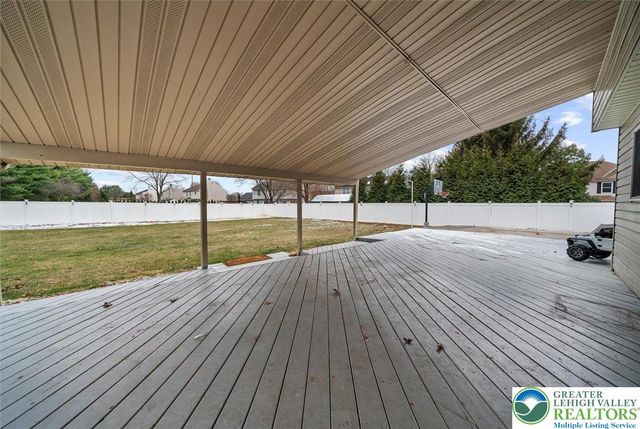 5770 fresh meadow Drive, Lower Macungie Twp, PA 18062