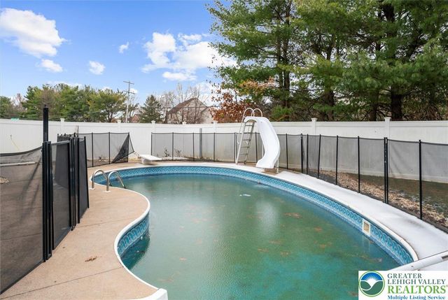 5770 fresh meadow Drive, Lower Macungie Twp, PA 18062