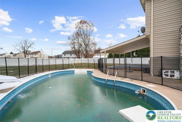 5770 fresh meadow Drive, Lower Macungie Twp, PA 18062