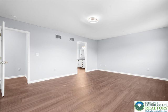 5770 fresh meadow Drive, Lower Macungie Twp, PA 18062