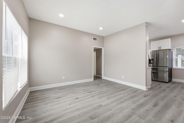10242 HAVERFORD Road, Jacksonville, FL 32218