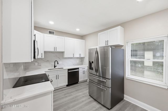 10242 HAVERFORD Road, Jacksonville, FL 32218