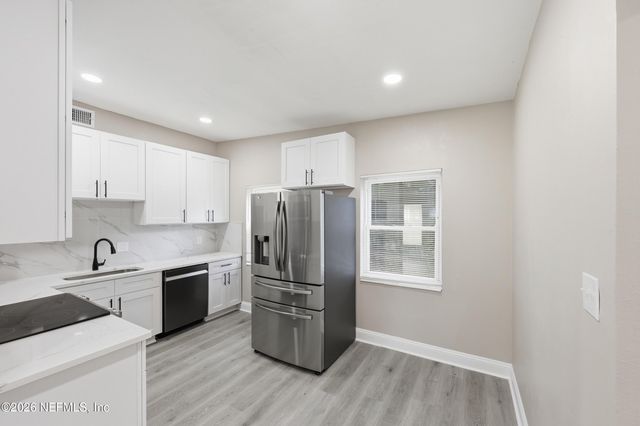 10242 HAVERFORD Road, Jacksonville, FL 32218