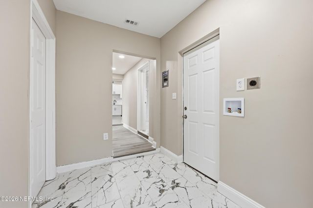 10242 HAVERFORD Road, Jacksonville, FL 32218