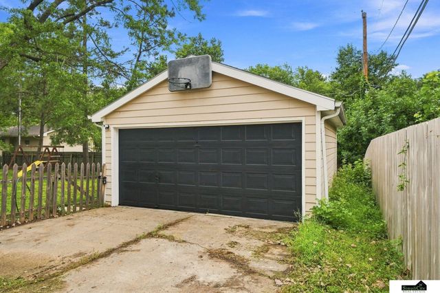3636 S 33RD Street, Lincoln, NE 68506