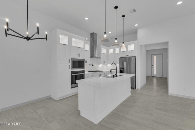858 Harpendem Drive, Horizon City, TX 79928