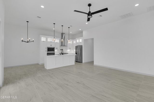 858 Harpendem Drive, Horizon City, TX 79928