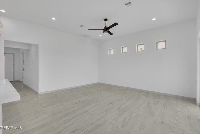 858 Harpendem Drive, Horizon City, TX 79928