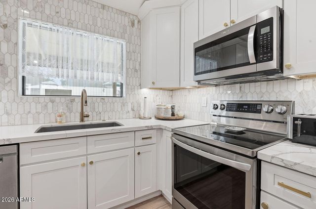 3065 E Leonora Street, Mesa, AZ 85213