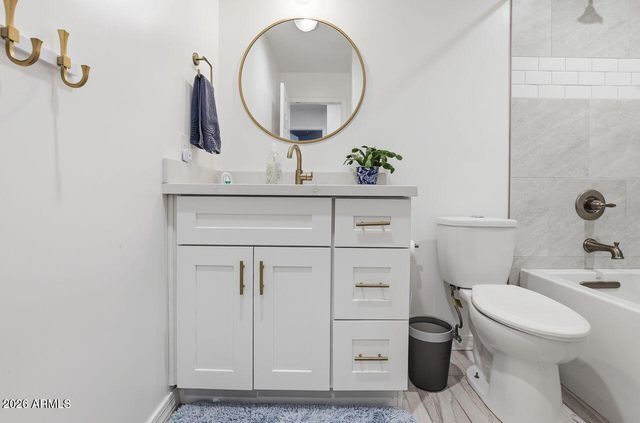 3065 E Leonora Street, Mesa, AZ 85213