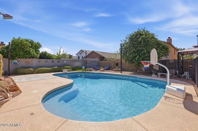 3065 E Leonora Street, Mesa, AZ 85213