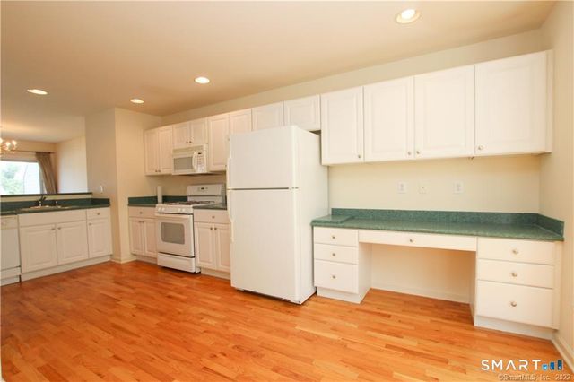 107 Sienna Drive 107, Danbury, CT 06810