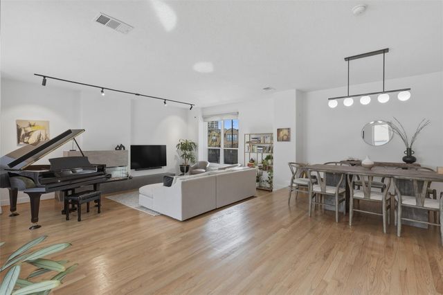 5515 Venice Street, Houston, TX 77007