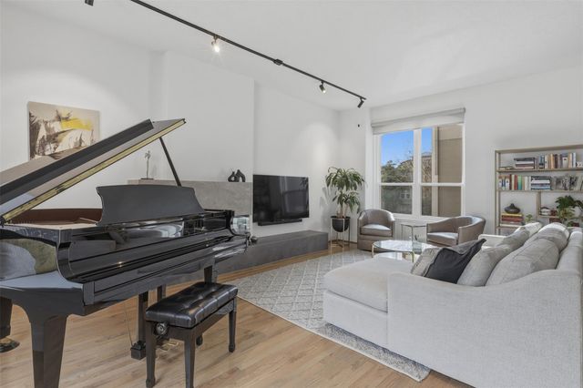 5515 Venice Street, Houston, TX 77007