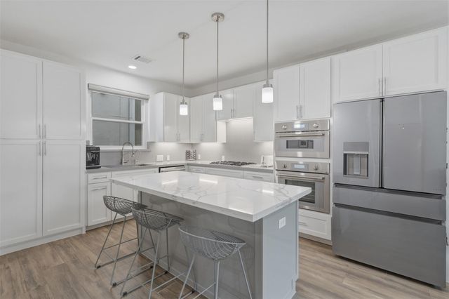 5515 Venice Street, Houston, TX 77007