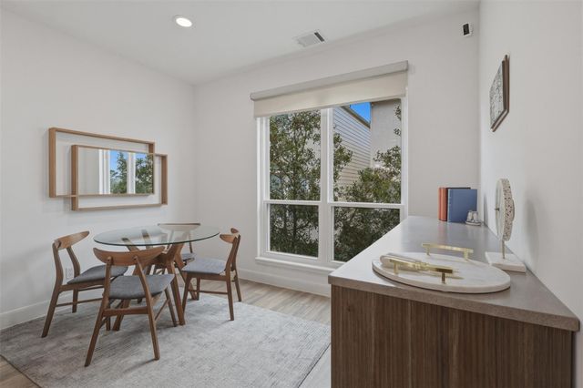 5515 Venice Street, Houston, TX 77007