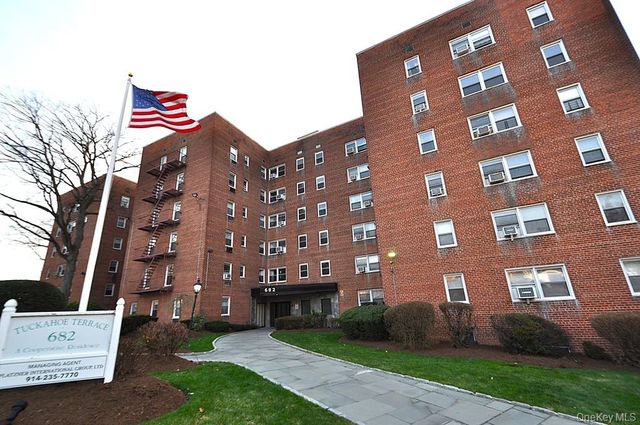 682 Tuckahoe Road 5H, Yonkers, NY 10710