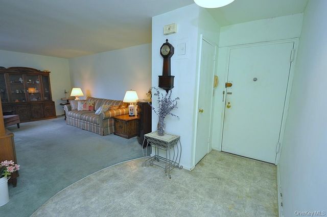 682 Tuckahoe Road 5H, Yonkers, NY 10710