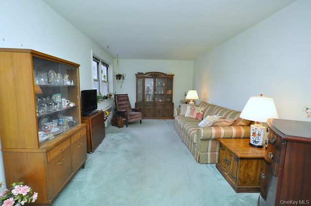 682 Tuckahoe Road 5H, Yonkers, NY 10710