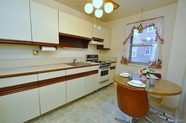 682 Tuckahoe Road 5H, Yonkers, NY 10710