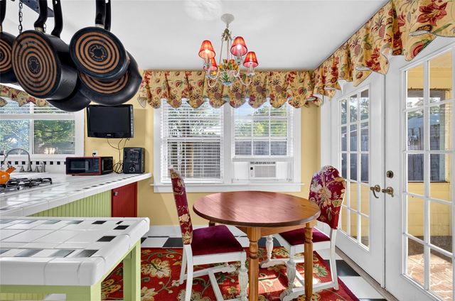 150 S CLAYTON STREET, Mount Dora, FL 32757