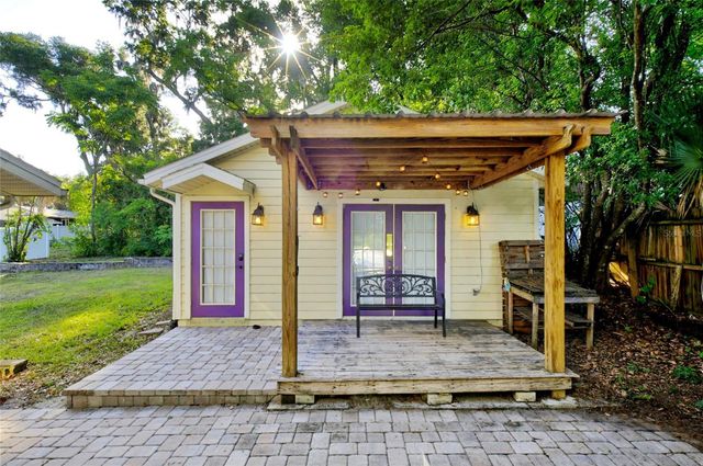 150 S CLAYTON STREET, Mount Dora, FL 32757