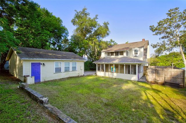 150 S CLAYTON STREET, Mount Dora, FL 32757