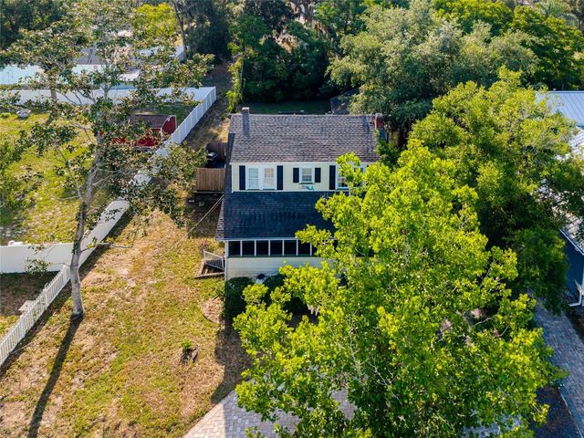 150 S CLAYTON STREET, Mount Dora, FL 32757