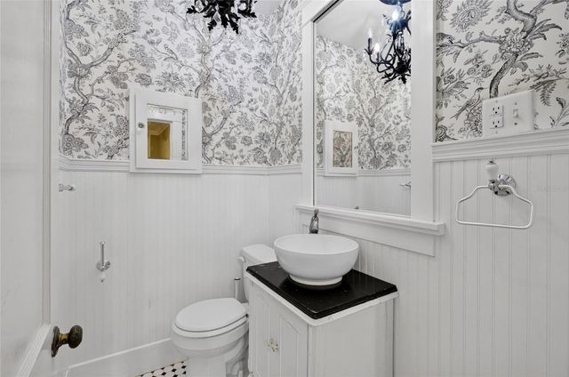150 S CLAYTON STREET, Mount Dora, FL 32757