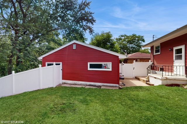 1012 Riverlane Drive, Lake Station, IN 46405