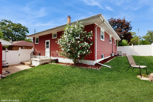 1012 Riverlane Drive, Lake Station, IN 46405