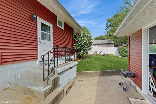 1012 Riverlane Drive, Lake Station, IN 46405