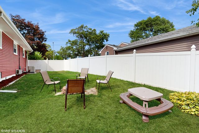 1012 Riverlane Drive, Lake Station, IN 46405