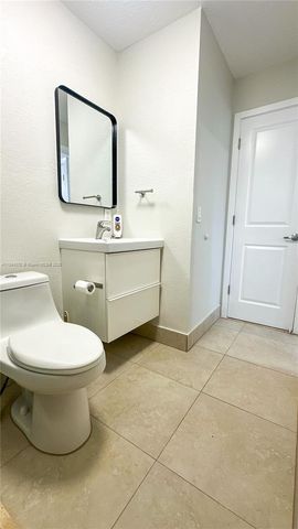 45 Gumbo Limbo Ave 2nd flr, Key Largo, FL 33037