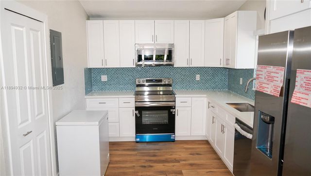 45 Gumbo Limbo Ave 2nd flr, Key Largo, FL 33037