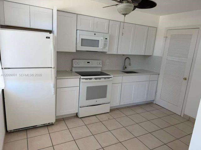 609 NE 6 th court F, Boynton Beach, FL 33435