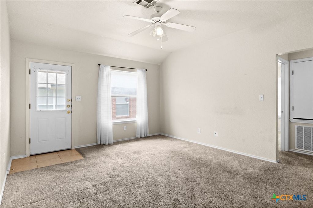 Image 5 of property listing at 3206 Toledo Drive, Killeen, TX 76542