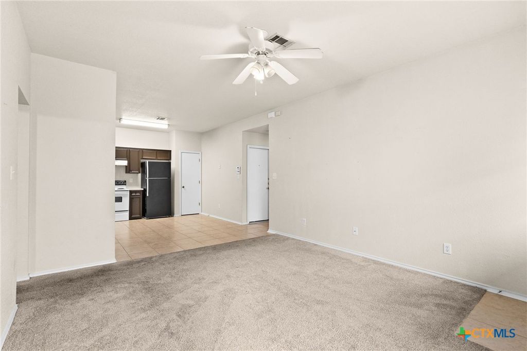 Image 6 of property listing at 3206 Toledo Drive, Killeen, TX 76542