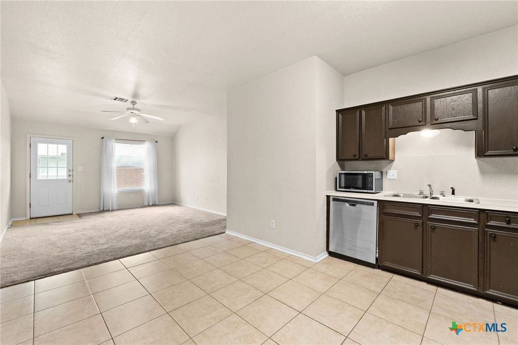 Image 9 of property listing at 3206 Toledo Drive, Killeen, TX 76542