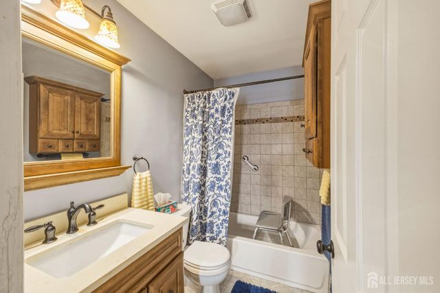 911 Harris Avenue, Union Beach, NJ 07735