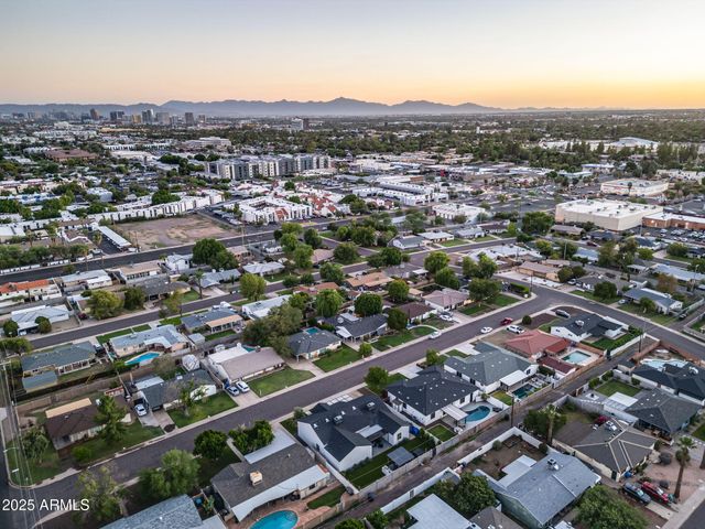 928 E Berridge Lane, Phoenix, AZ 85014