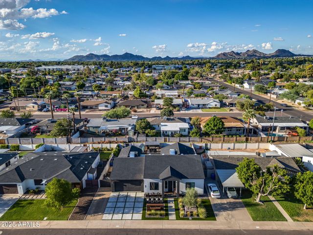 928 E Berridge Lane, Phoenix, AZ 85014