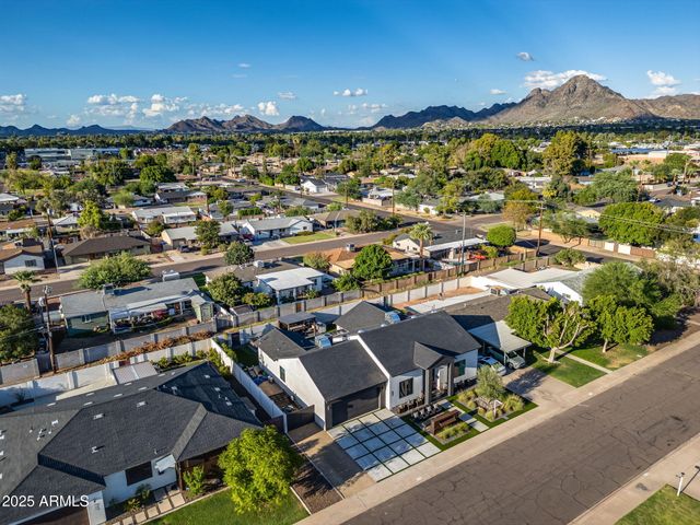 928 E Berridge Lane, Phoenix, AZ 85014