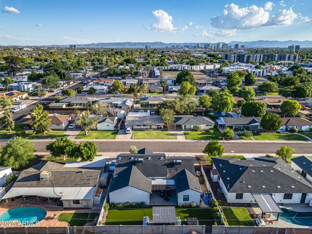 928 E Berridge Lane, Phoenix, AZ 85014