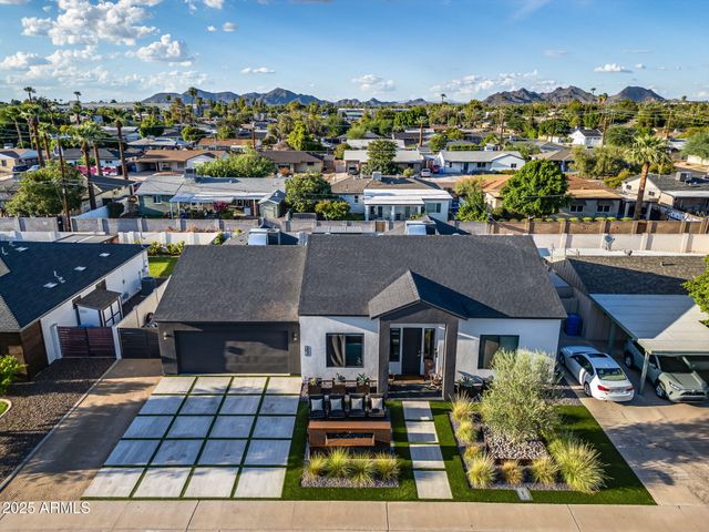 928 E Berridge Lane, Phoenix, AZ 85014