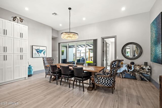 928 E Berridge Lane, Phoenix, AZ 85014