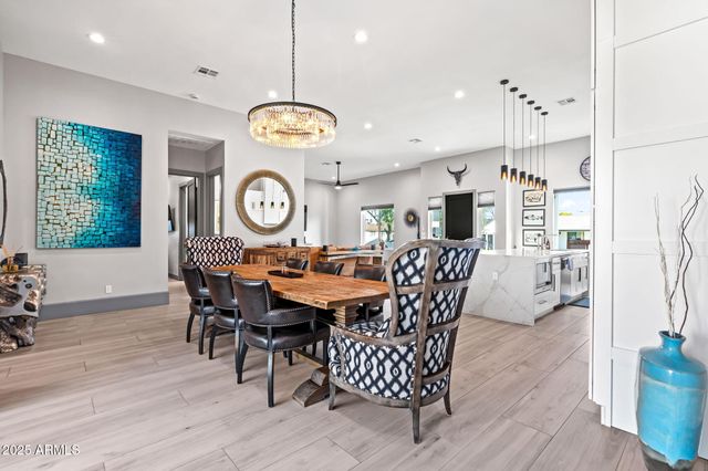 928 E Berridge Lane, Phoenix, AZ 85014