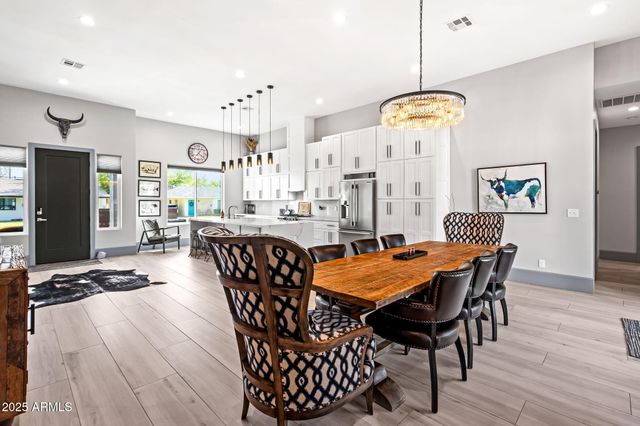 928 E Berridge Lane, Phoenix, AZ 85014