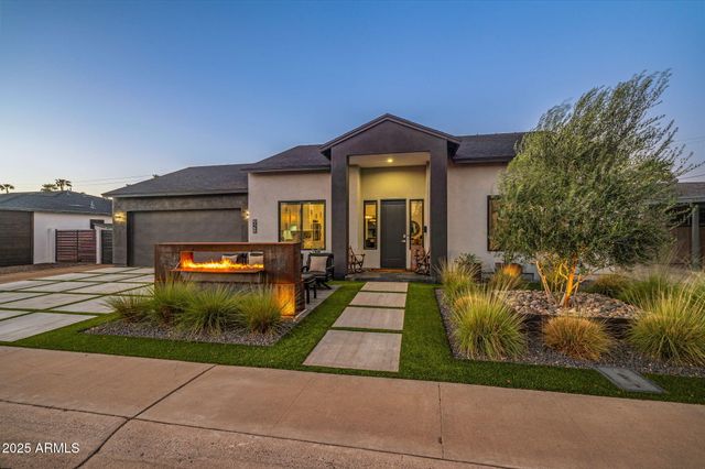 928 E Berridge Lane, Phoenix, AZ 85014