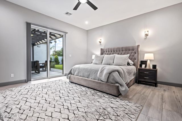 928 E Berridge Lane, Phoenix, AZ 85014